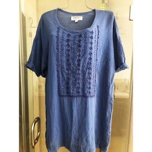 Embroider front tunic top with  cuffed sleeves